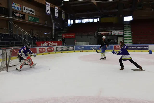 Tor: Prinzessin Anna Sophie I. zeigte Kampfgeist und versenkte den Puck im Tor. | Foto: MeinBezirk/Chiara Kresse