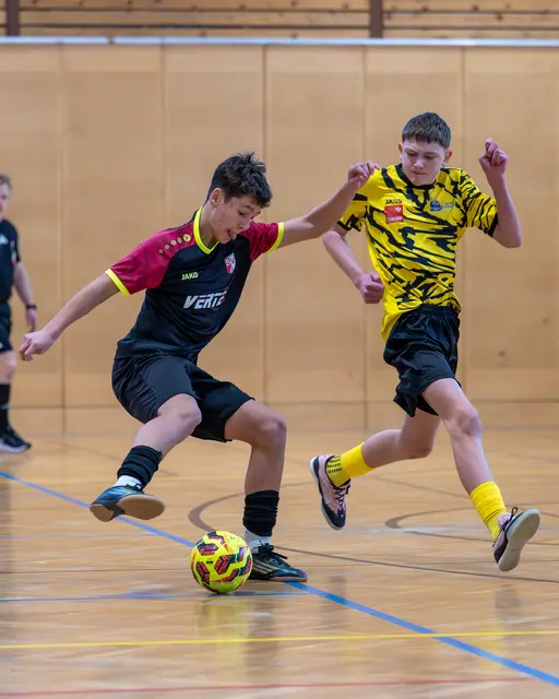 U15: Landeck, SPG Unterland, Kufstein, SPG Westliches Mittelgebirge, FC Wacker Innsbruck und Rum duellieren sich im Landessportcenter.  | Foto: TFV / Daniel Schönherr