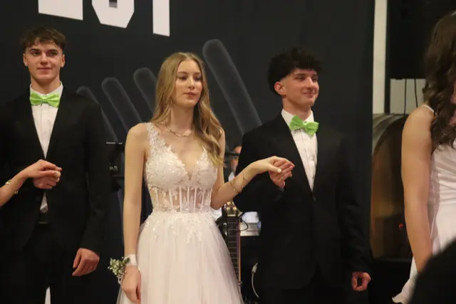 Polonaise geglückt: Ein feierlicher Start in die Ballnacht. | Foto: Alejandra Ortiz