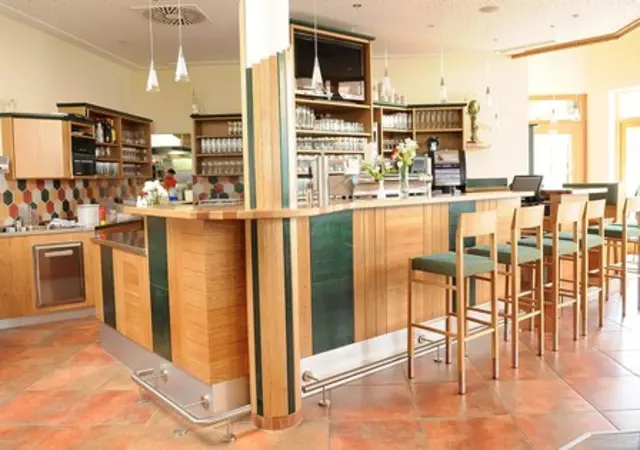 Die Gaststube ist in Eiche massiv gestaltet. | Foto: Privat