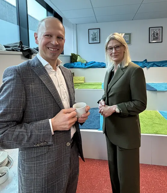 Harald Ziniel, Fachinspektor für Bewegung und Sport, im Gespräch mit Petra Mayer, Schulleiterin BG/BRG/BORG Eisenstadt. | Foto: Barbara Babonitsch-Diewald