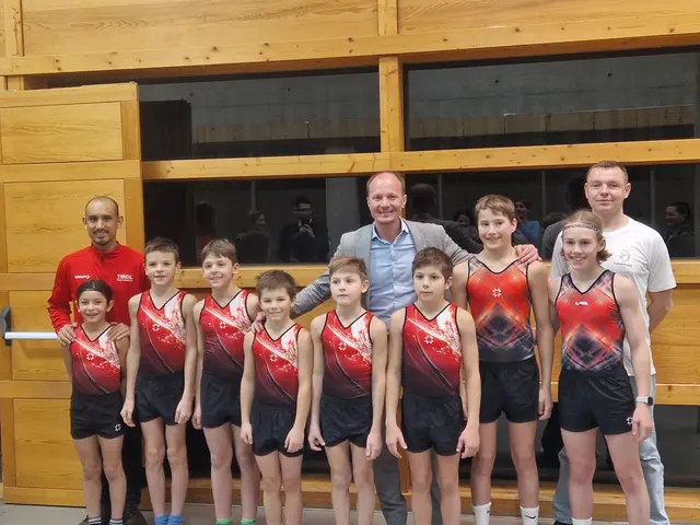 Publikum und Bürgermeister staunten über den Ehrgeiz und die Ausdauer, mit denen die Kinder Schule, Training und Verpflichtungen meistern. | Foto: Turnsport Tirol