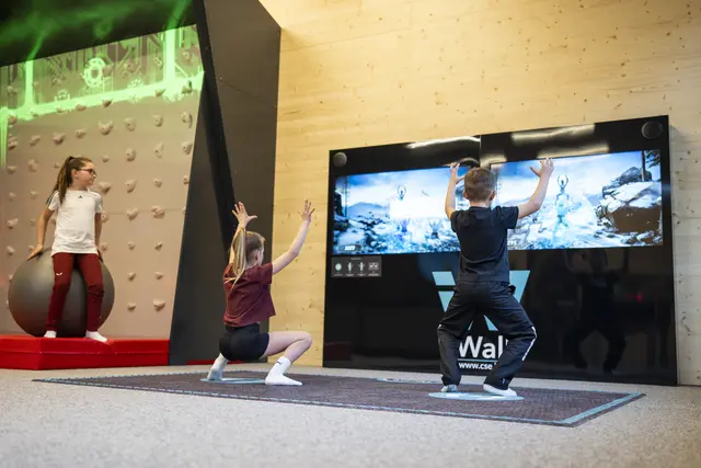 Die "I-Wall" ist ein Magnet für Groß und Klein. | Foto: Gert Perauer