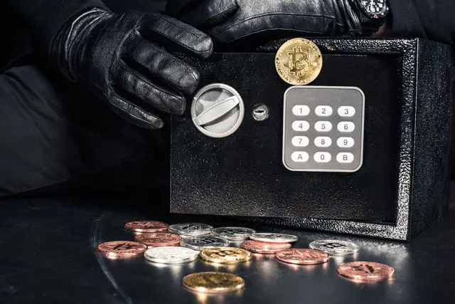 Unbekannte Täter durchsuchten Büros und Kassabereich und entwendeten einen Tresor mit Wechselgeld. | Foto: smarterpix (Symbolbild)