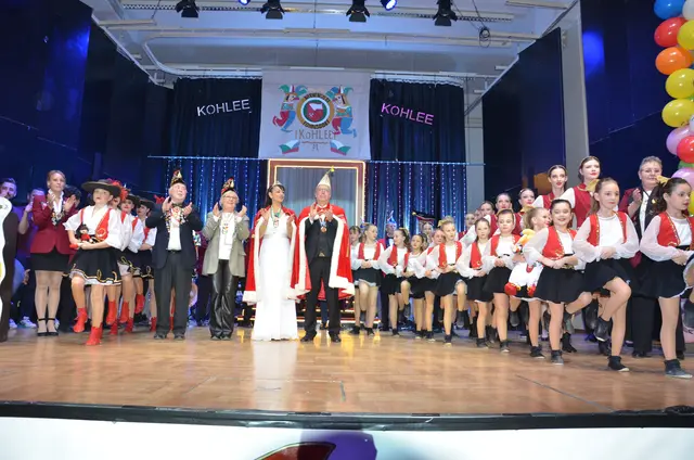 Das Prinzenpaar, die Garden und Gäste der Faschingsgilden aus Knittelfeld und Oberweg. | Foto: Oblak