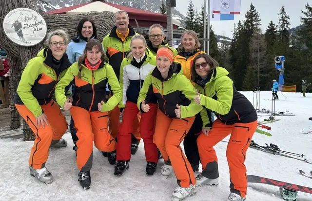Teamfoto auf der Zapferlalm | Foto: Naturfreunde Mauthausen