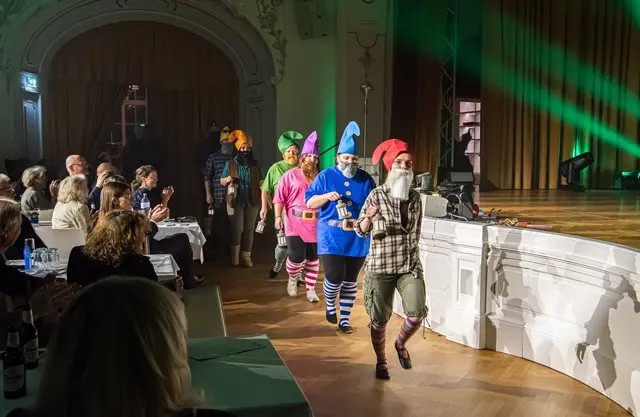 Das Eulenballett mit den 7 Zwergen