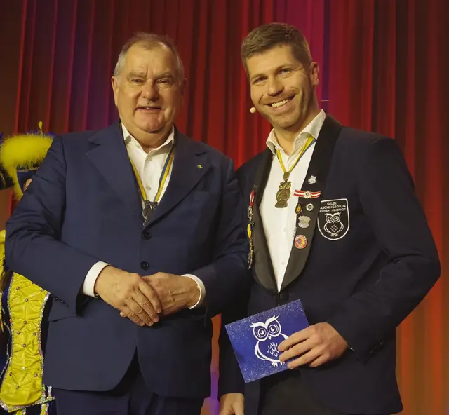LtgAbg &amp; StR Franz Dinhobl mit dem Präsidenten der Euelnfaschingsgilde, Christian Guttmann