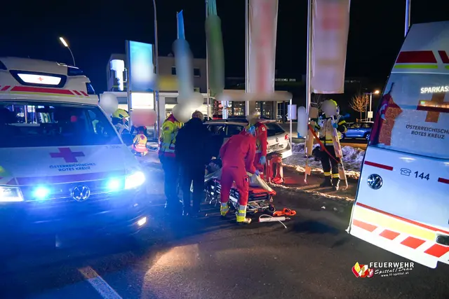 Ein Alkotest beim 27-jährigen Mann sei positiv verlaufen.  | Foto: Feuerwehr Spittal an der Drau