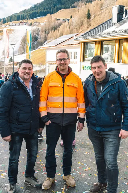 Obmann Markus Thür mit Bgm. Lukas Peer und Vizebgm. Hugo Vötter | Foto: Pernsteiner