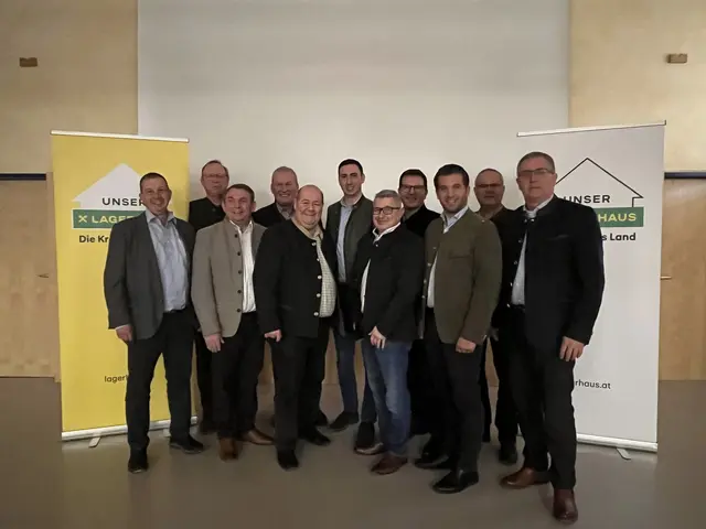 Lagerhaus Führungsmannschaft mit Alexander Bernhuber in Staatz.  | Foto: Weinviertel Ost