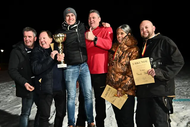 Bürgermeister Challenge: Gewinner Manuel Zusag mit Matthias Weghofer, Sabrina Doria, Chistoph Ramhofer, David Diabl und Erwin Habeler. | Foto: Marktgemeinde Wiesen
