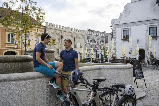 Radfahren in Gmünd - und danach eine Erfrischung am Stadtplatz holen! | Foto: velontour.info