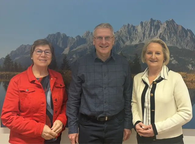 Bezirksfrauenvorsitzende Anna Grafoner, AMS-Leiter Manfred Dag, Bezirksvorsitzende LA Claudia Hagsteiner (v. li.). | Foto: SPÖ BO Kitzbühel