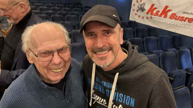 Reporter-Legende Karl Kreska und Zentralkino-Chef Markus Kinner. | Foto: Zezula