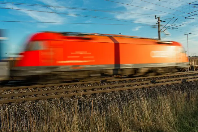 Die Österreichischen Bundesbahnen (ÖBB) setzen die Modernisierung der wichtigen Bahnverbindung im Pinzgau fort. | Foto: pixabay