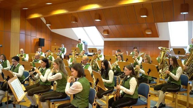 Den Musikern der Ortskapelle St. Marien kann man nun auch auf Youtube auf die Finger schauen. | Foto: MK St. Marien
