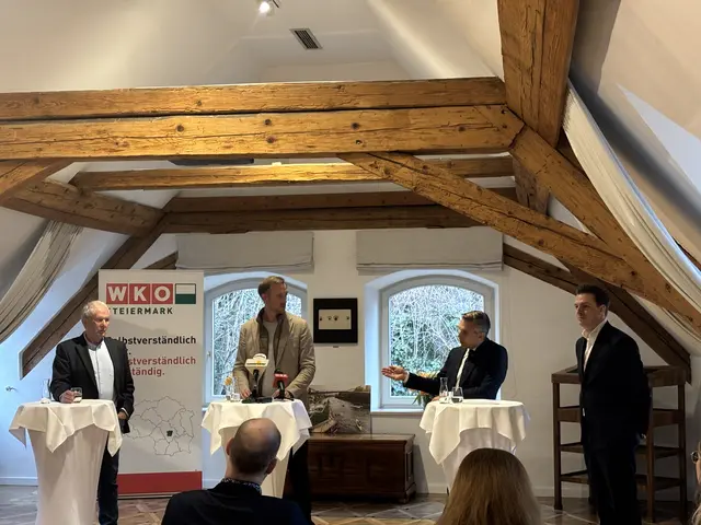 Graz zukunftsfit machen: Helmut Marko, Bernhard Bauer und Wolfgang Hattmannsdorfer (v. l.) | Foto: MeinBezirk/Martina Maros-Goller