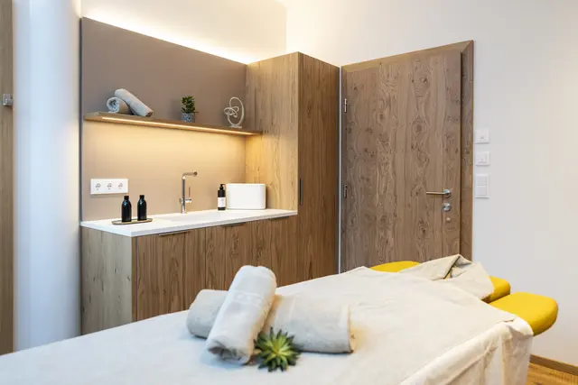 Auch der Massage- und Treatmentbereich wurde neu gestaltet. | Foto: Gert Perauer