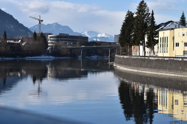 Von März bis voraussichtlich November 2026 wird die Wendlinger Brücke in Kufstein saniert.  | Foto: Barbara Fluckinger