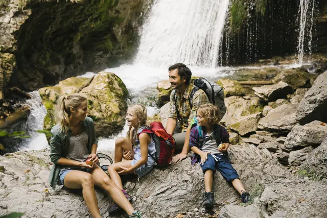 Schön verweilen lässt sich bei einem der höchsten Wasserfälle Niederösterreichs. | Foto: Niederösterreich Werbung/Andreas Jakwerth