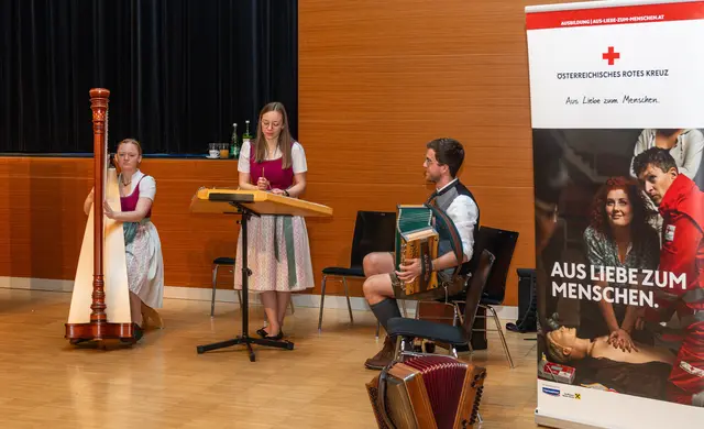 Musikbegleitung beim Neujahrsempfang vom Roten Kreuz: "Die kleine Freitagnachtmusik" | Foto: Petru Rimovetz