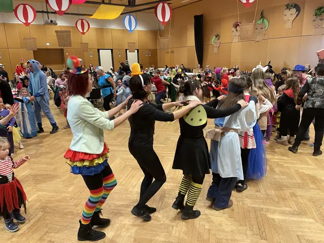 Verkleidete Kinder erobern am Sonntag, 15. Februar, den Stadtsaal in Feldkirchen. | Foto: Feldkirchner Faschingsklub