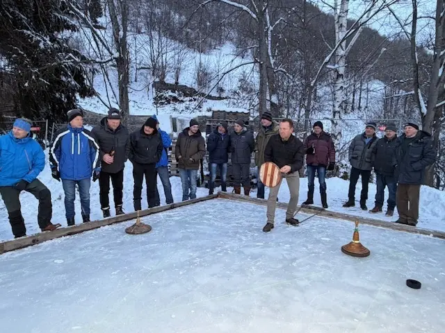 Eisstockschießen ist in Lungaus Ortschaften und Dörfern eine beliebte Winterfreizeitaktivität. (Symbolfoto) | Foto: Kameradschaft Ramingstein