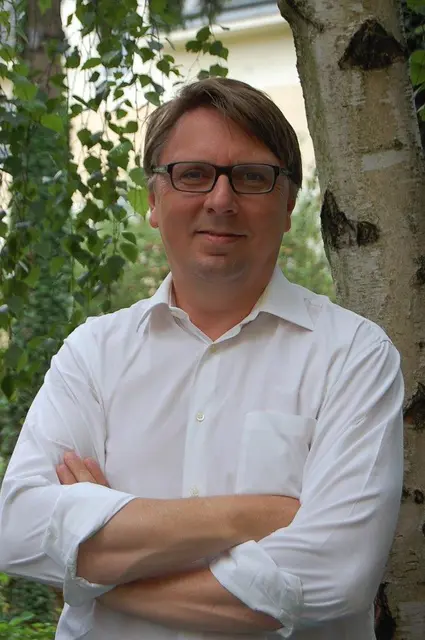 Der bekannte Fernsehjournalist und Historiker kommt am 27. Februar nach Grieskirchen.   | Foto: Fritz Dittlbacher