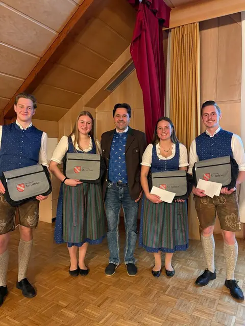 Bürgermeister Dietmar Rauter gratulierte im Namen der Gemeinde.