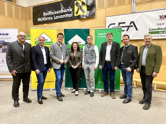 Reger Austausch herrschte beim Ackerbauabend in der LFS St. Andrä. | Foto: Lagerhaus Lavanttal