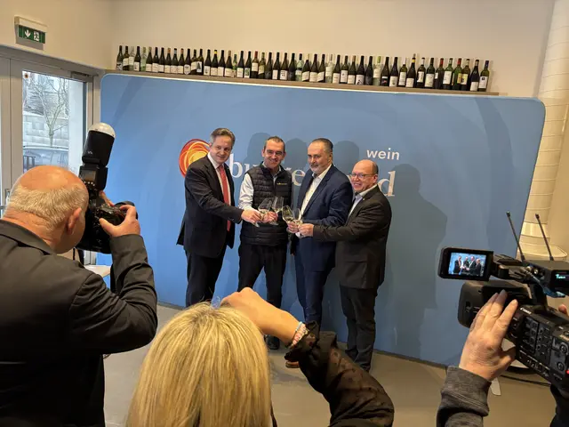 Ein Prost auf Burgenlands Weinwirtschaft | Foto: Franz Tscheinig/MeinBezirk Burgenland