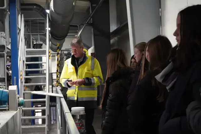 Bei Pet to Pet gab es eine Führung durch die Recycleanlage. | Foto: Jennifer Flechl / MeinBezirk