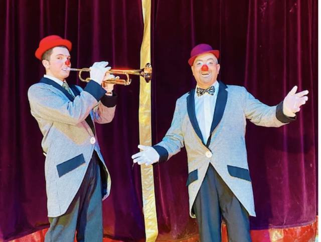 Die Clowns sorgen für Spaß im Zirkuszelt. | Foto: Circus Belly