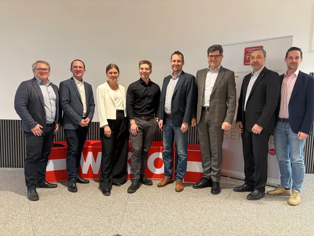 V.l.n.r.: Alexander Huber (WKO Wels-Land), Christoph Zauner (Sparte Handel), Sarah Fasching (Sparte Handel), Moritz Weibold (Softwarebude OG), Thomas Peterseil (REALSIM), Franz Edlbauer (WKO Wels-Stadt), Gerald Walter (Gremialobmann) und Thomas Brindl (WKO Wels). | Foto: WKO Wels