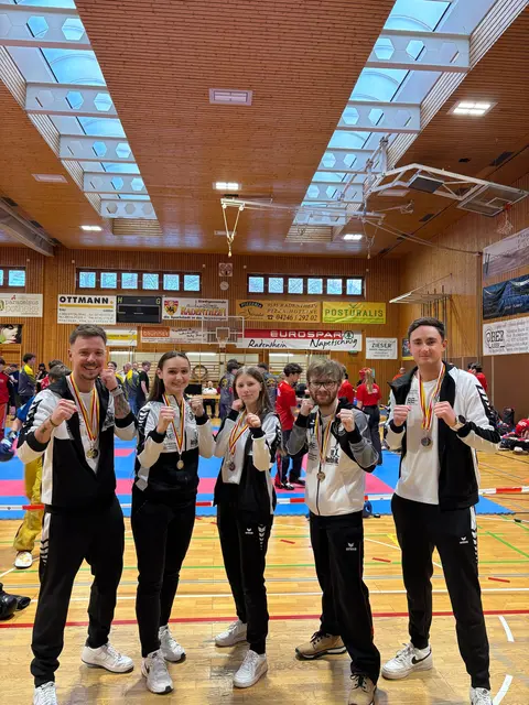 Die Köflacher Kickbox-Abteilung holte in Kärnten acht Medaillen. | Foto: Atus Köflach Kickboxen