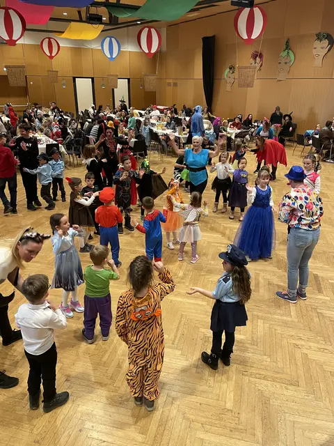 Wer am Animationsprogramm teilnimmt, erhält am Ende ein Überraschungsgeschenk. | Foto: Feldkirchner Faschingsklub