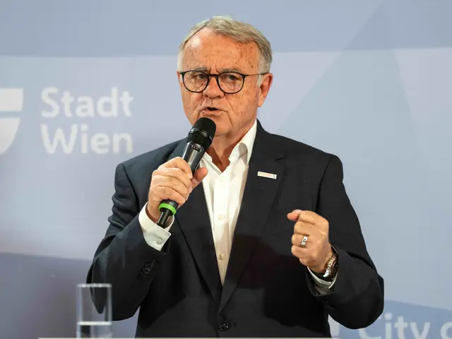 Hans Niessl (hier bei einer Pressekonferenz zu den Sport Austria Finals 2026) zieht eine Kanditatur als Bundespräsident in Erwägung.  | Foto: APA-Images / SEPA.Media / Michael Indra