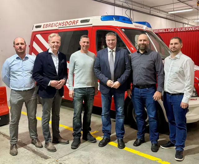 FF Ebreichsdorf: Verwalter Christian Vlach, Vize Bgm. Christian Pusch, ehem. Kommandant Micheal Ditzer, Bgm. Abg. z. NR Wolfgang Kocevar, Kommandant Karl Wagner, Kommandant Stv. Daniel Novak. | Foto: Stadtgemeinde Ebreichsdorf