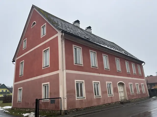 Das "Eckrieder"-Haus in Arnfels wird komplatt saniert. | Foto: MeinBezirk/Waltraud Fischer