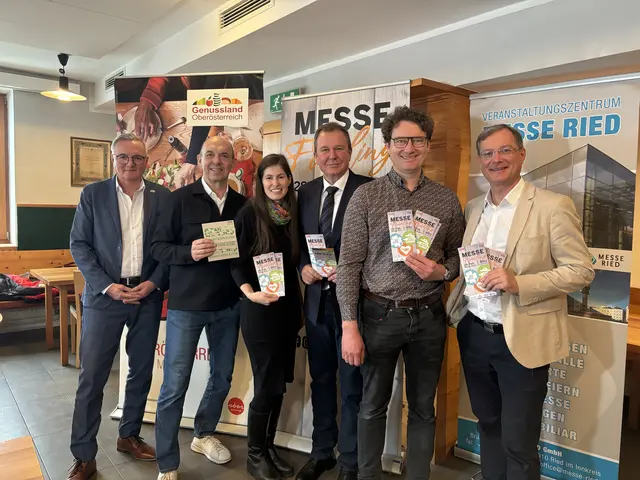 Josef Lehner (Genussland OÖ), Messedirektor Helmut Slezak, Projektleiterin Vita-Theresa Richter-Irsigler, Messepräsident Martin Wintersberger, Stefan Ammerer und Bürgermeister Bernhard Zwielehner. | Foto: MeinBezirk/Bernadette Wiesbauer