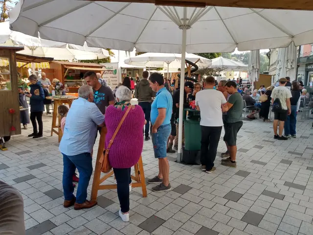 Der Bauernmarkt Kremsmünster ist ein beliebter Treffpunkt für alle Altersgruppen. | Foto: Bauernmarkt Kremsmünster