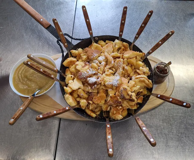Einen der besten Kaiserschmarren in der Steiermark gibt es auf der Turracher Höhe im s'Hüttenplatzerl. | Foto: s'Hüttenplatzerl/Michelle Putzenbacher