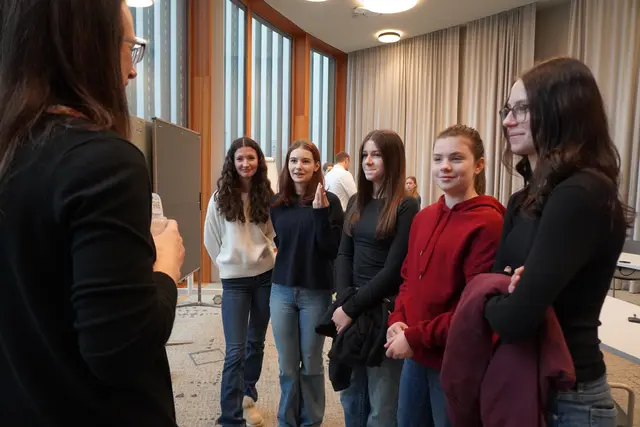 Bei MAM wurde es interaktiv: In kleinen Gruppen wurden gemeinsam Produkte entwickelt. | Foto: Jennifer Flechl / MeinBezirk