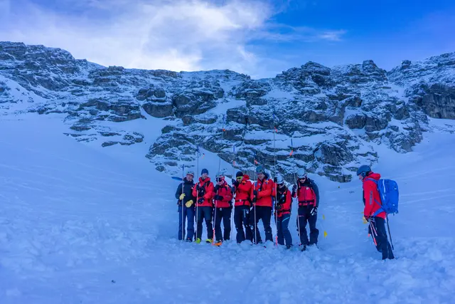 Verschüttete werden von den Bergrettern bei der Übung geortet. | Foto: Steiner