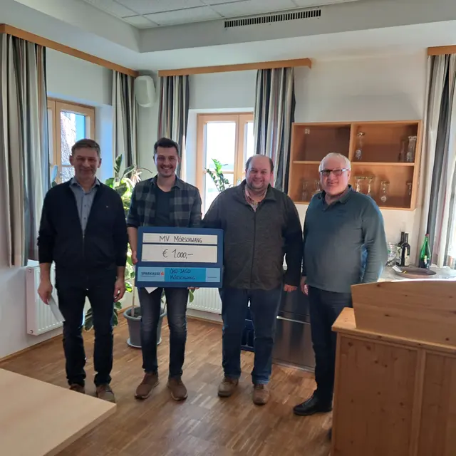 Jagdausschuss-Obmann Thomas Schachinger, Musikverein-Obmann Sebastian Wagner, Jagdleiter Johann Hauer und Bürgermeister Josef Högl. | Foto: Jägerschaft Mörschwang