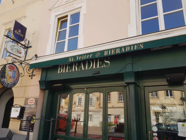Das Bieradies am Hauptplatz in St. Veit war immer ein beliebter Treffpunkt. | Foto: Elisabeth Pfeifhofer