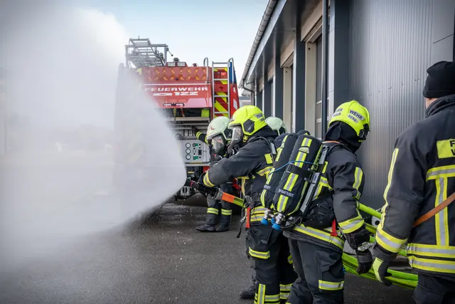 Im Ernstfall muss jeder Handgrif sitzen. | Foto: Niklas Rohrer