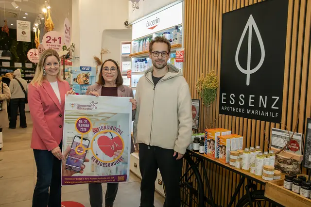 Apothekerin Eva Mittag, designierte Bezirksvorsteherin Julia Lessacher (SPÖ) und Geschäftsführer Simon Job.  | Foto: BV6