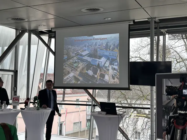 Das Bildungszentrum Fröbelgasse wird mit Schulstart im Herbst in Betrieb gehen.  | Foto: MeinBezirk/Astrid Moder
